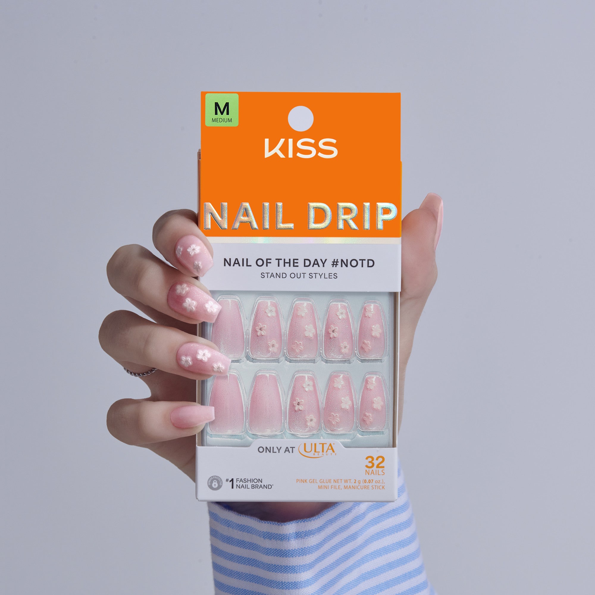 KISS Nail Drip medium press-on nails with pink star design, 32 count package
