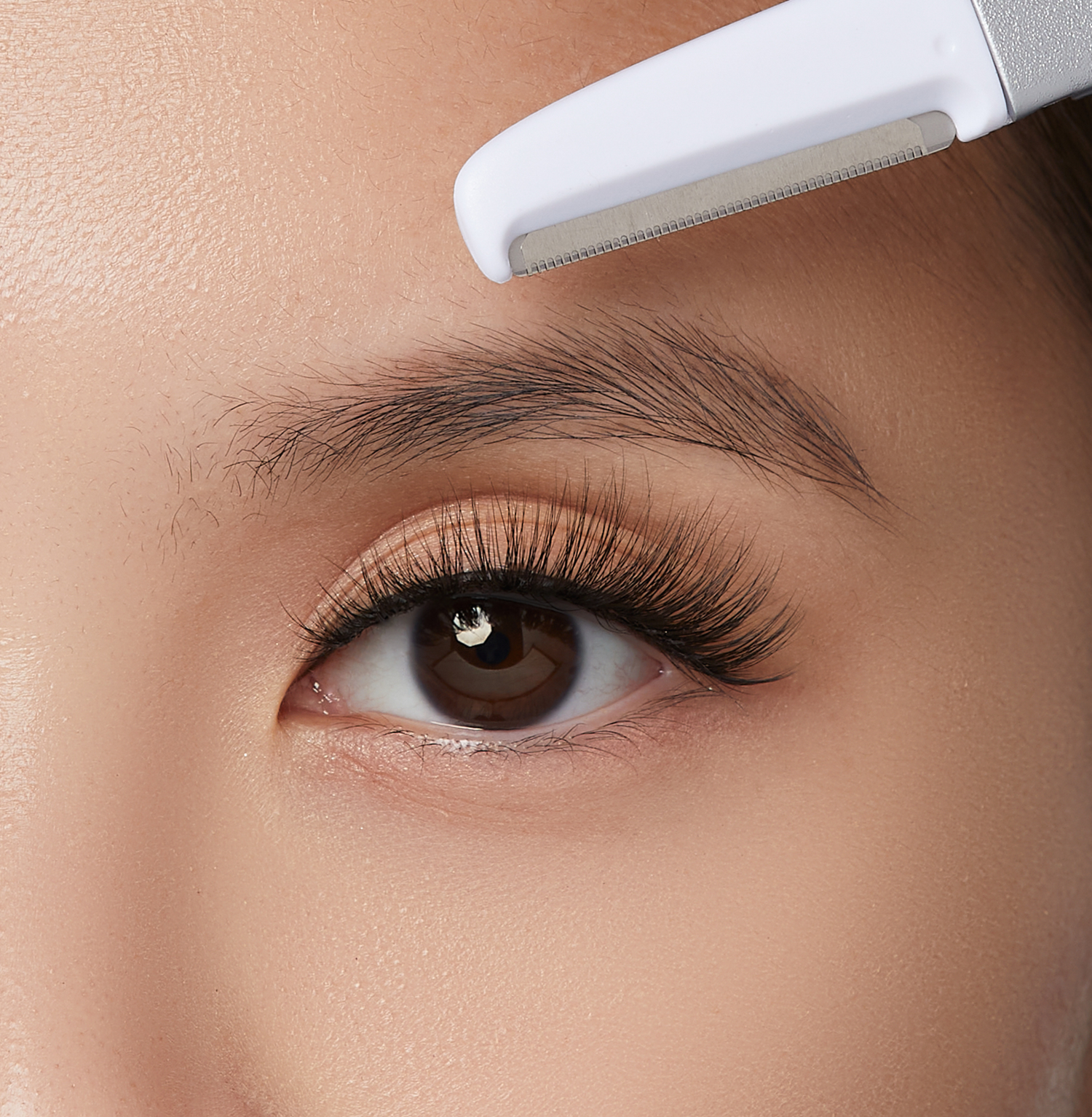 Kiss Colors &amp; Care Silky Edge - Facial Hair Dermaplaner &amp; Brow Shaper