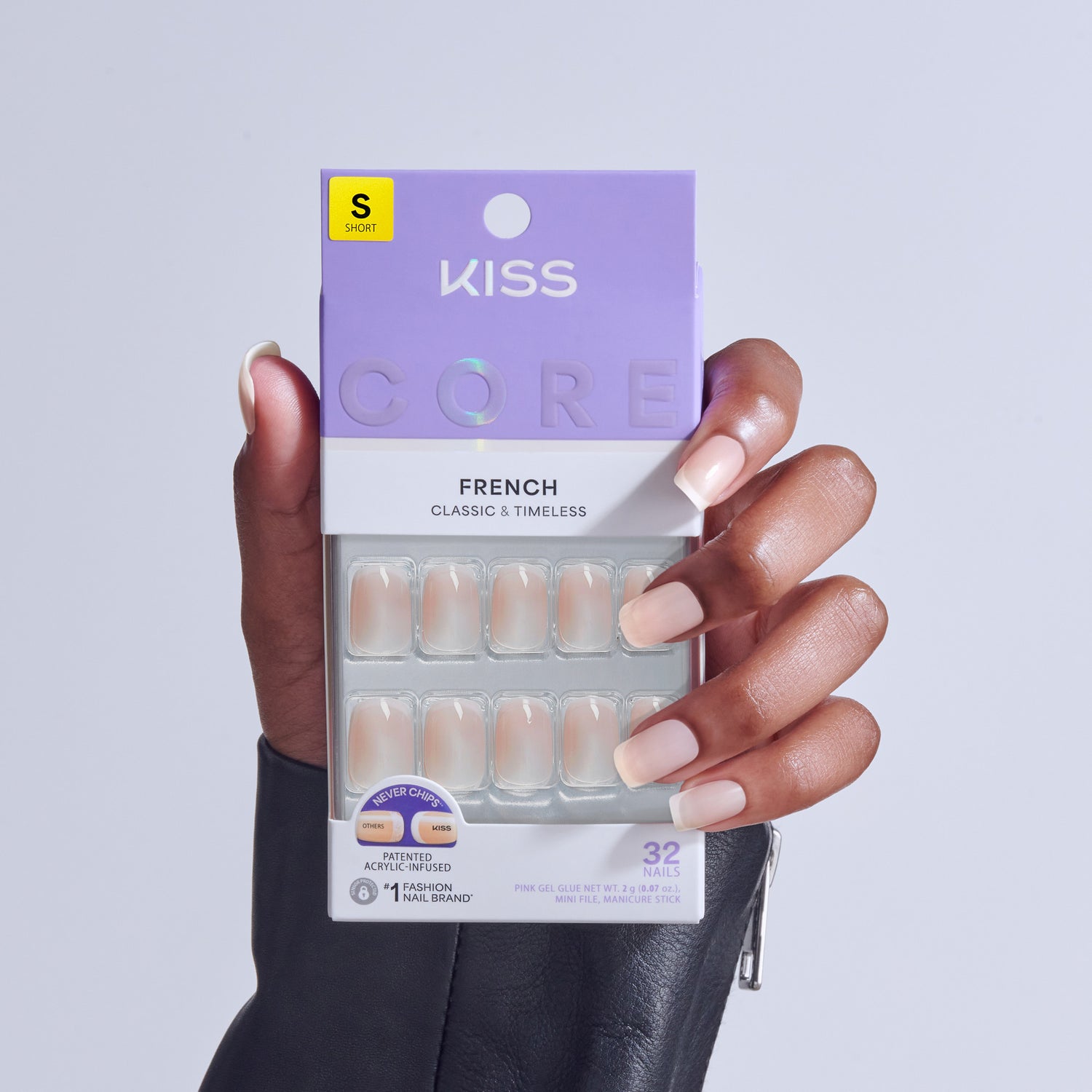 KISS Core French Classic &amp; Timeless short nails, size S, 32 nails with pink gel glue.