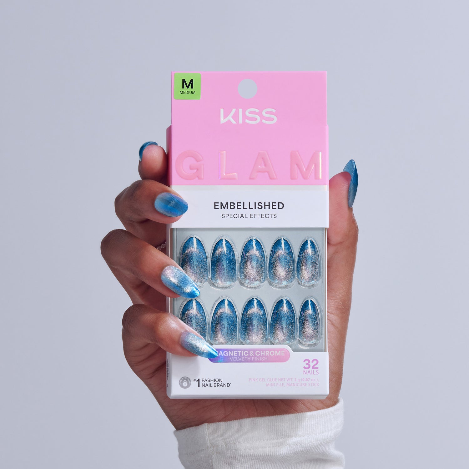 KISS Glam Embellished press-on nails in blue magnetic chrome with 32 pieces, size medium.