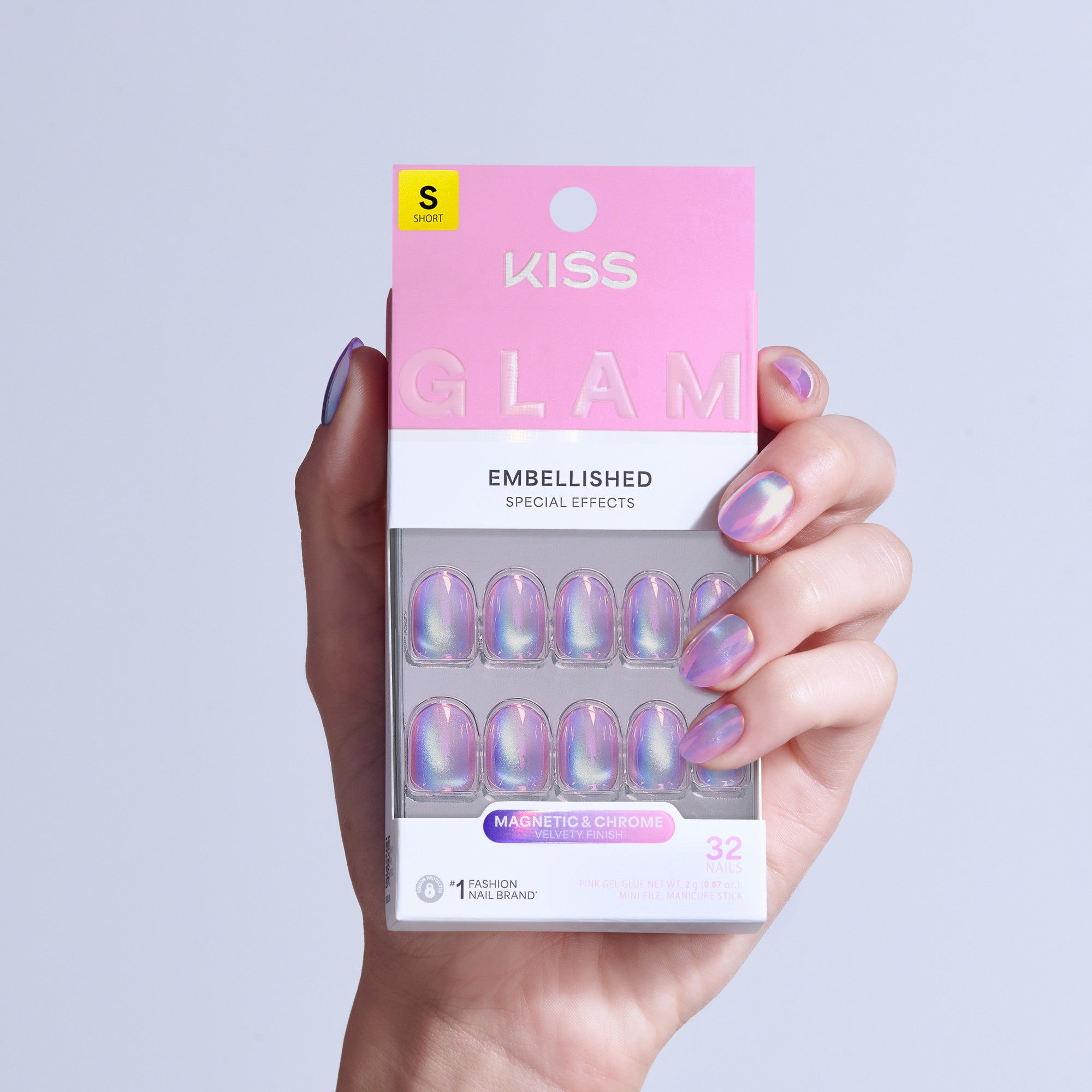 Kiss Glam Embellished nail set with iridescent magnetic chrome finish in size S.