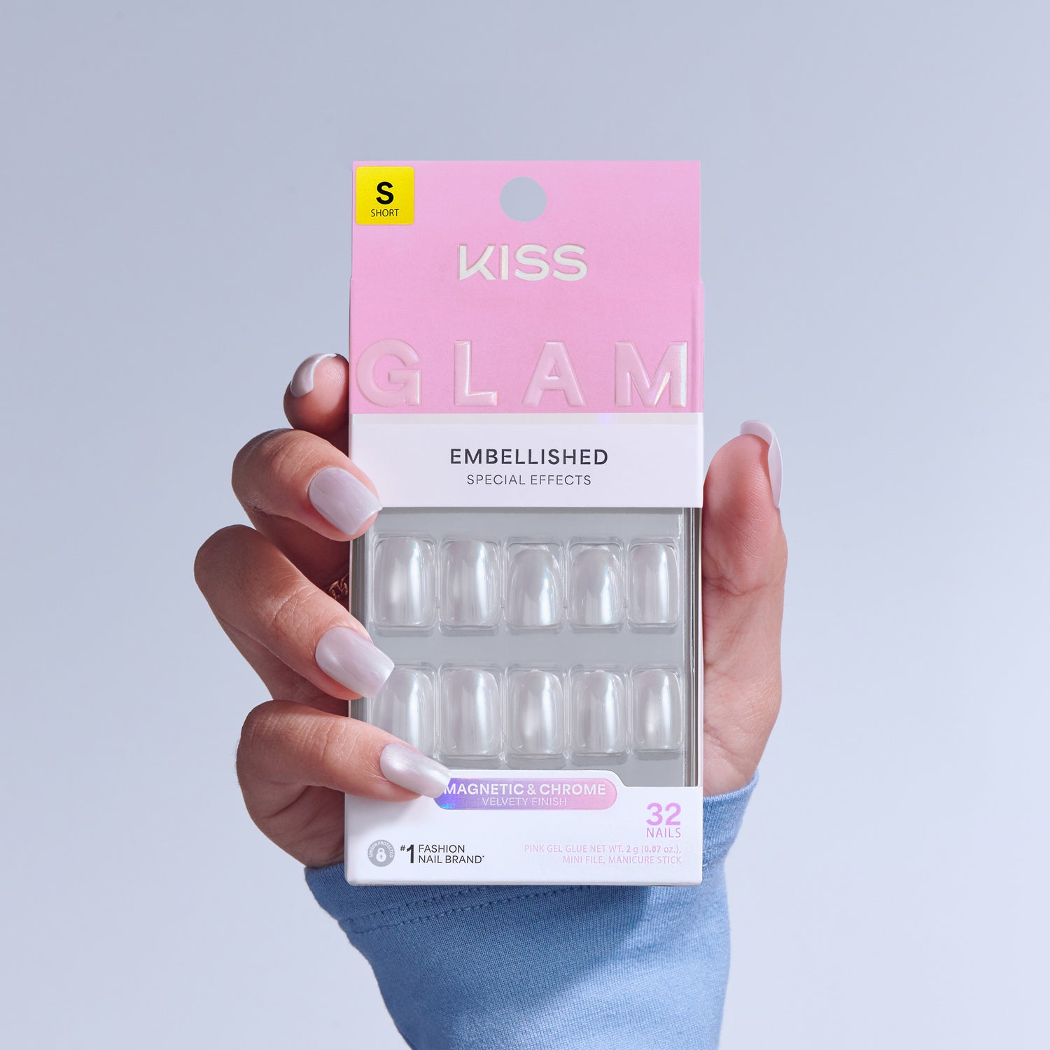 Kiss Glam Embellished fake nails in Short size with magnetic chrome effect held in hand