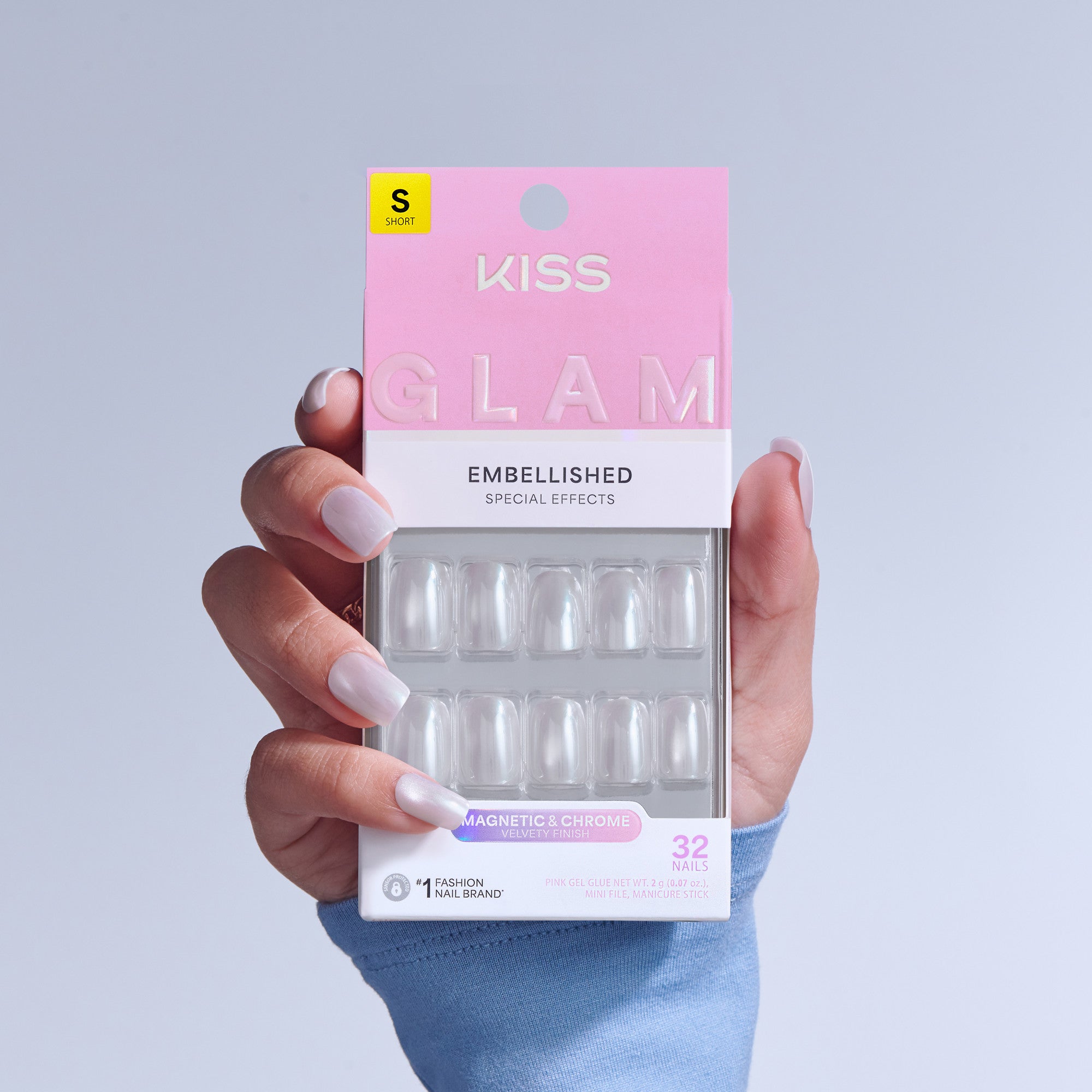 Kiss Glam Embellished fake nails in Short size with magnetic chrome effect held in hand