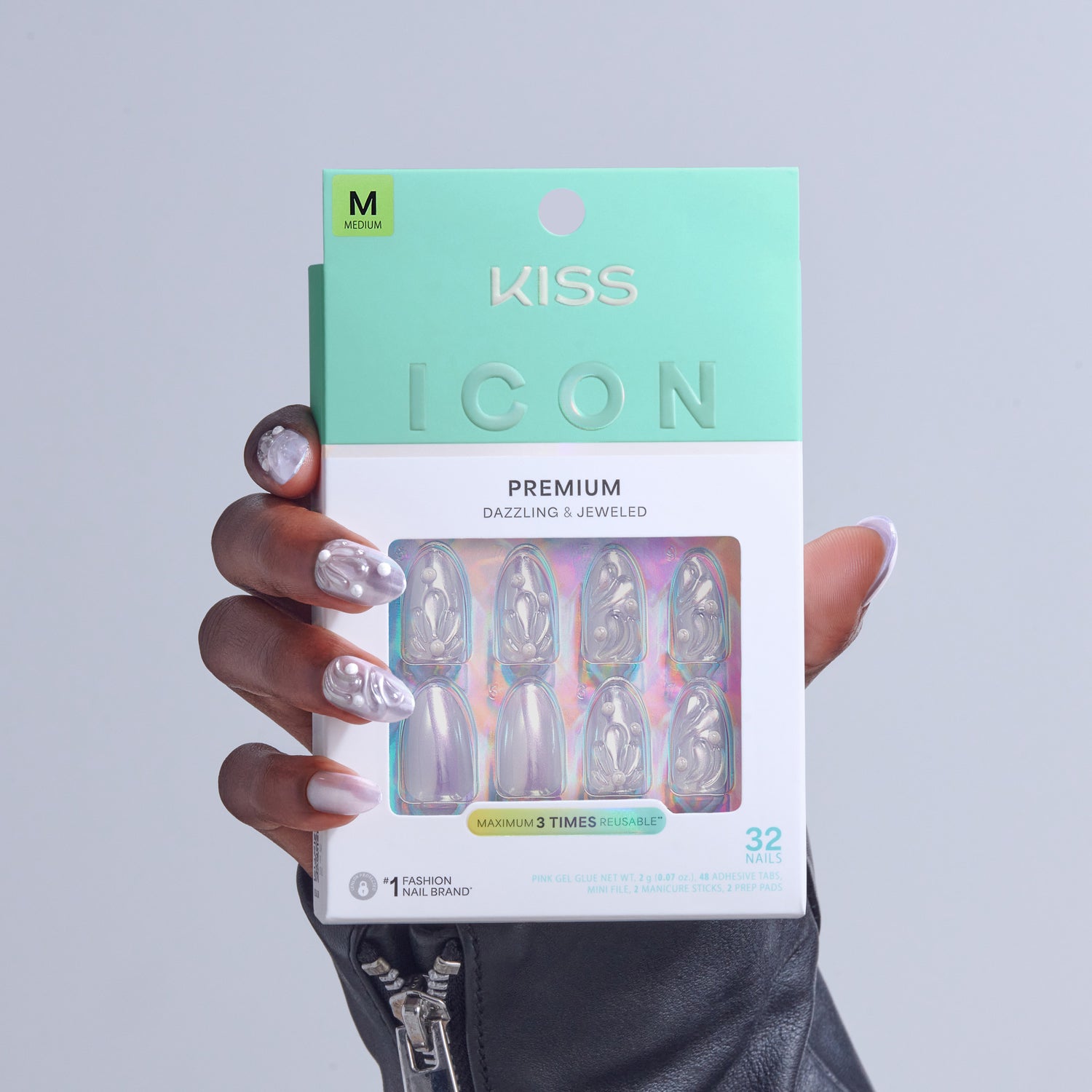 KISS ICON Premium press-on nails in medium size, iridescent design, 32 nails.